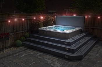 3 steps to the hot tub