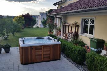 Hot Tub with speakers and Cedar Cabinet