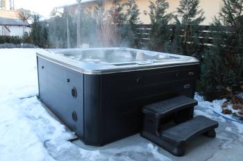 Hot Tub in winterland